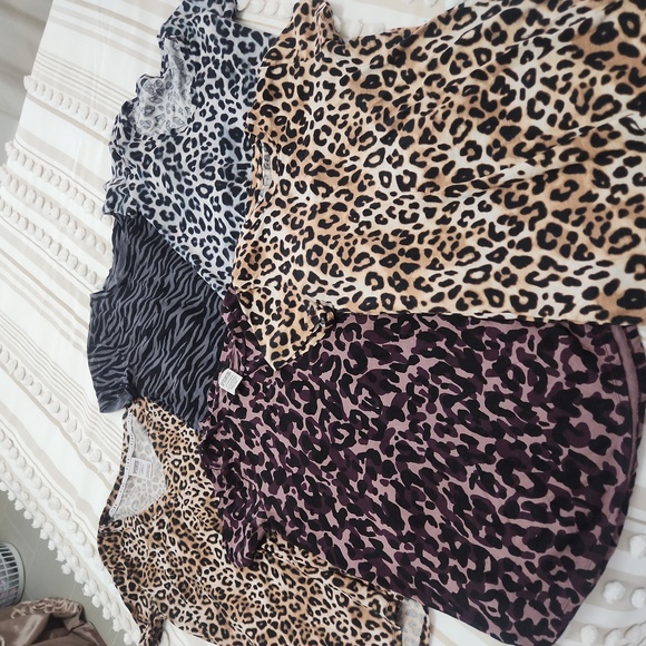 Victoria Secret PINK bundle of 5 T-shirts XS animal prints - Picture 1 of 7